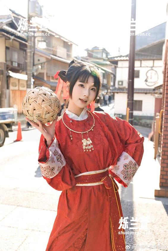 橙喵最新写真集上线啦，粉色是好吃的吗？