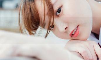波萝社 – 往后余生，可能只想看Barbie可儿的吊带高清图包了，心里想法多得很！