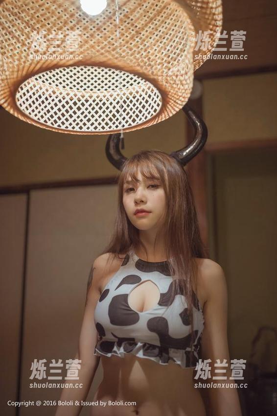 波萝社 - 八宝icey在线写真：修女的随性时刻，谁来抢镜呢？