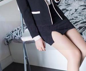 爱蜜社 – 空中漫步的美图！Lucky沈欢欣更新，脑海里突然浮现蓝天白云！