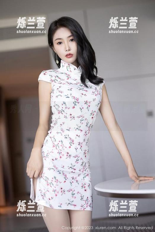 秀人网 - 看完利世的全套制服，我确定那不是普通的衣服！