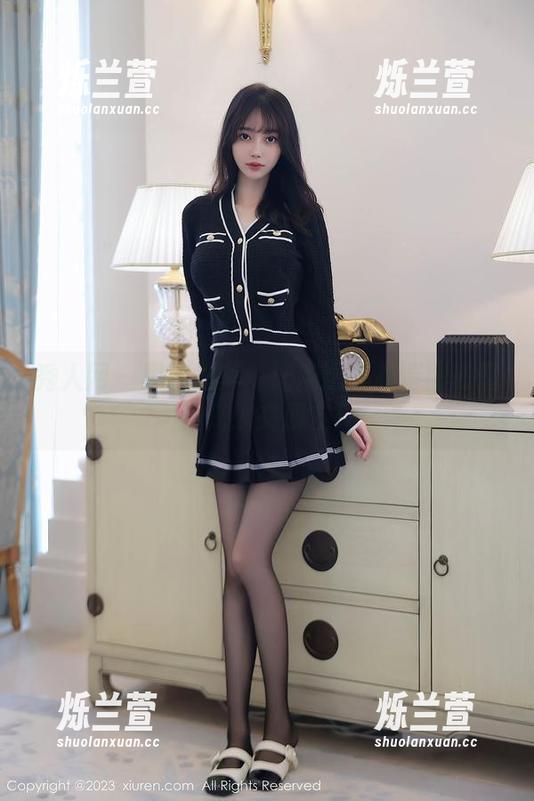 秀人网-娜比 秀人网 - 黑色之美:让娜比在高清图册里跟光线交朋友!