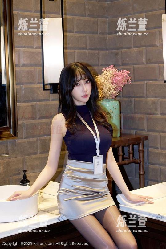 秀人网 - 惨了，我被小海臀Rena的修女套图迷住了，求撇开这滴汗！