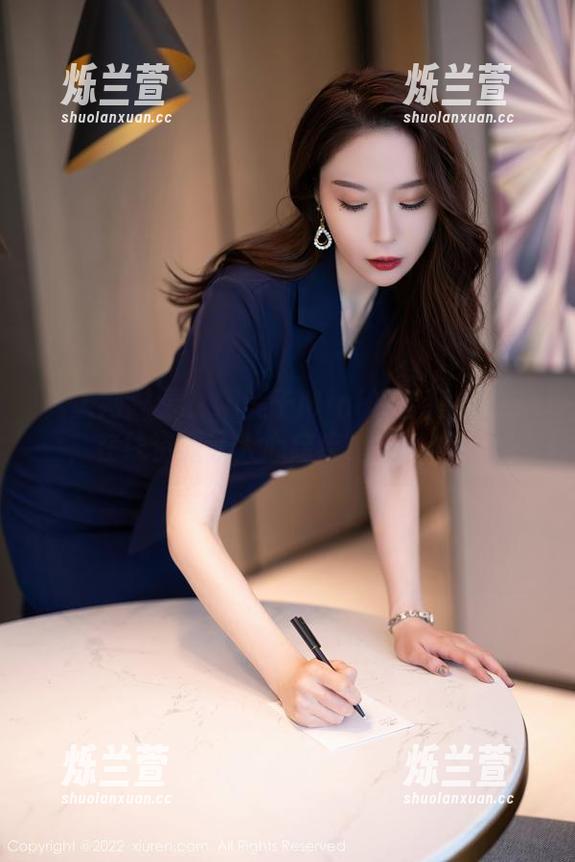 秀人网 - 看！糯美子Mini的套装上线了，在线资源让人心痒痒，好想试试～
