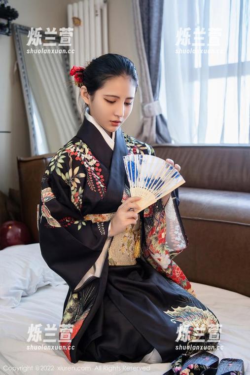 秀人网 - 看绯月樱-Cherry如何穿上黑丝，写真集里的腿和我这辈子再见吧