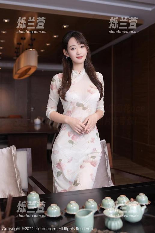 秀人网 - 她又回来了，舌尖上的菊花ace最新拍摄，可爱得要命的图片在等你！