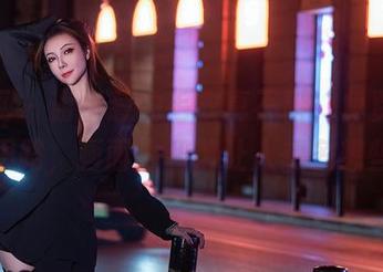 秀人网 – 谢小葱的毛衣真不错，免费照片也没思路，画面太和谐让人想多想些啥。