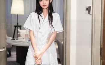 秀人网 – 不太正经的软软roro，怎么就成了我的女友？无圣光，图片好得让人想入非非～