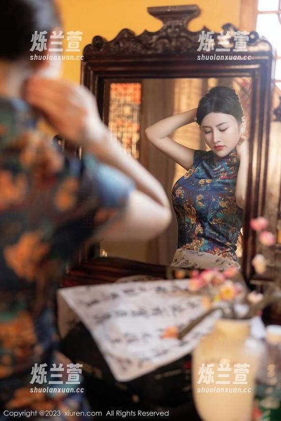 秀人网 - 每一张都是诗，郑颖姗纯白写真里面藏了几朵小花？