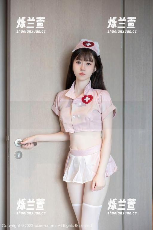 秀人网 - 女神论：黄歆苑图集里的俏皮与温柔