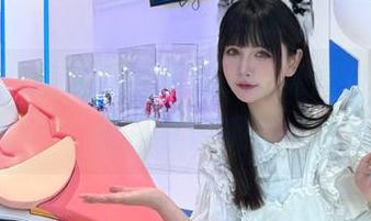 秋山AkI魔法般的圣诞cos，图包里不仅仅是礼物哦！