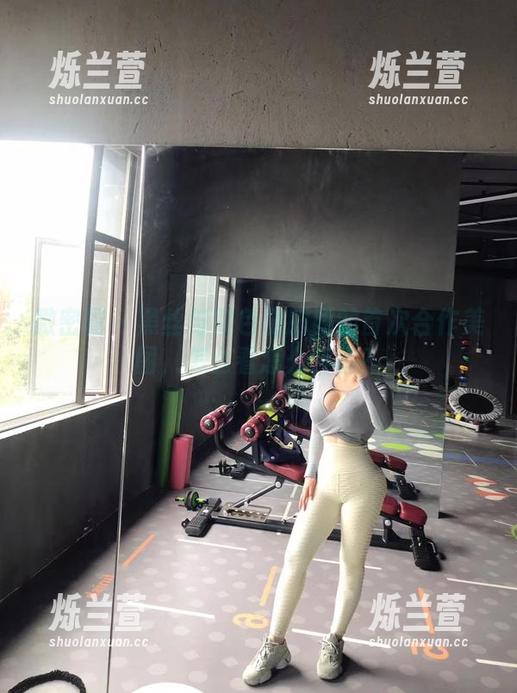 微密圈 - 黑丝与紫色哒豚豚的首次合作美图，怎么看怎么哇塞？