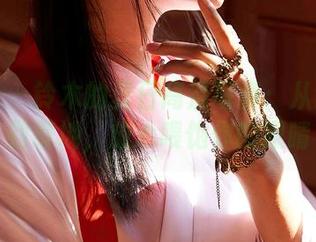 蜜桃社 – 铃木的夏日高清写真：从冰淇淋到草地，放心喂饱你的眼睛