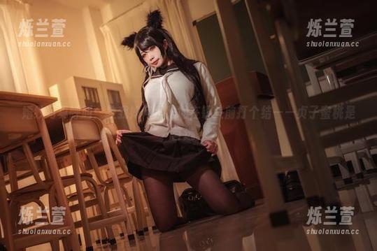 婚纱写真呼叫：教我如何优雅地在镜头前打个结——贞子蜜桃是首选。