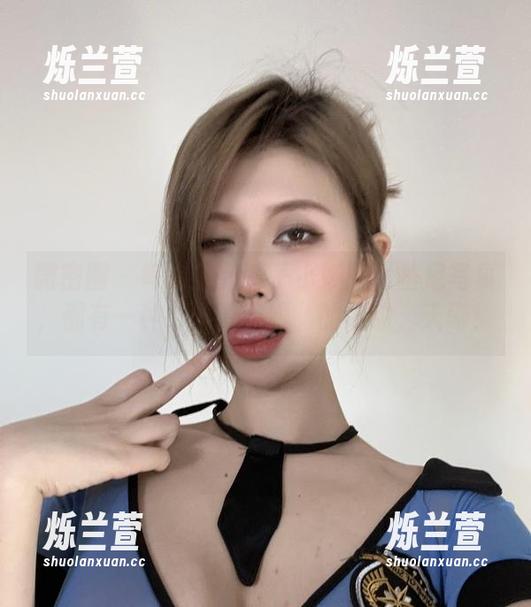 微密圈 - 每次翻到醇子小姨的比基尼写真，都有一种“再看一眼”的冲动，天哪！