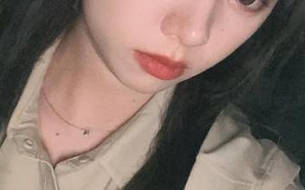 不止是豹纹：探讨闪月半的写真哲学