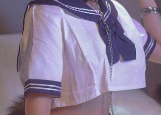 青水百合子的私拍，黑色掩藏着什么？让人无从捉摸