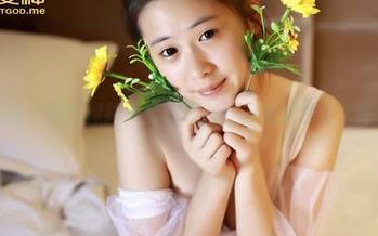青豆客 – 原图撩拨，莫雅淇在校园里竟然这么好看？