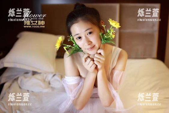 青豆客 - 原图撩拨，莫雅淇在校园里竟然这么好看？